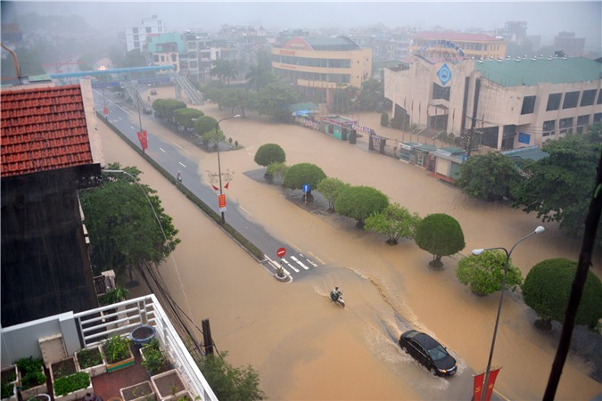Quảng Ninh phải hứng chịu lượng mưa vượt quá cả trận lụt lịch sử tại Hà Nội năm 2008.