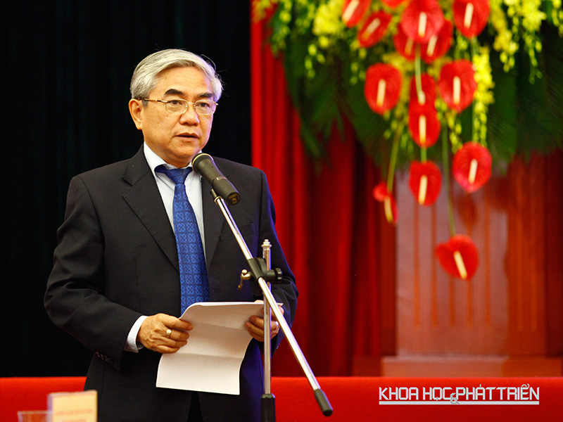 Bộ trưởng Bộ Khoa học và Công nghệ Nguyễn Quân nói lời kết cuộc gặp mặt các nhà khoa học trẻ.