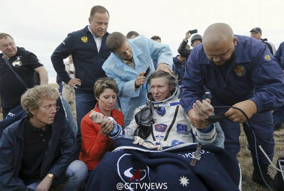 Phi hành gia người Nga Gennady Padalka đã trở về trái đất vào ngày 12/9 sau khi lập kỷ lục ở trong vũ trụ 879 ngày. Nguồn: CCTVNews