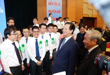 Thủ tướng Chính phủ Nguyễn Tấn Dũng gặp mặt các nhà khoa học trẻ tiêu biểu