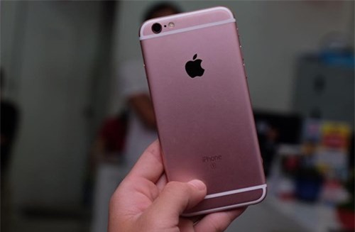 Cận cảnh iPhone 6S màu hồng đầu tiên tại TP.HCM - ảnh 3