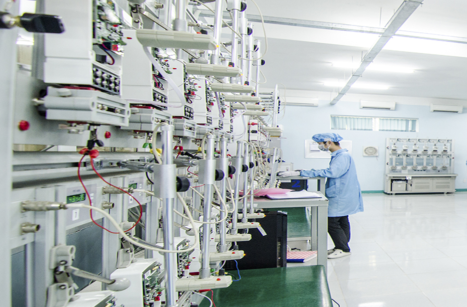 Sản xuất công tơ điện tử tại CPCEMEC.