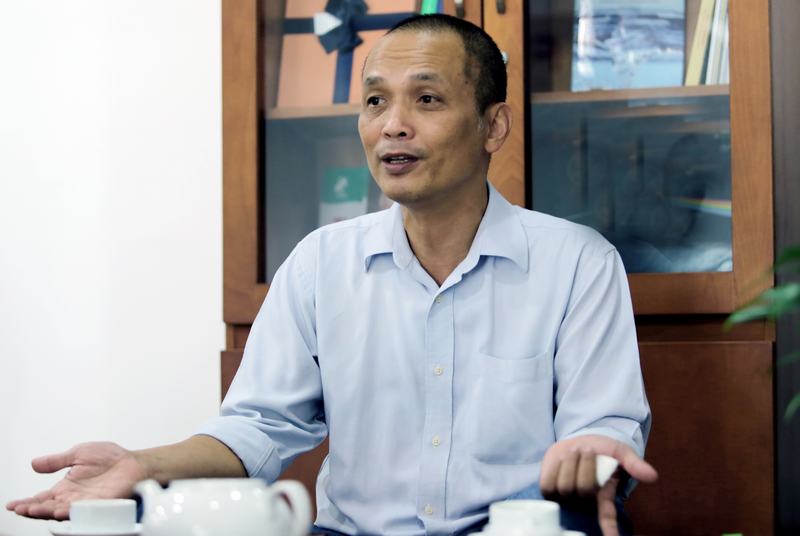 TS.Nguyễn Thành Nam trao đổi với Báo Khoa Học và Phát triểm về Đại học trực tuyến FNUIX