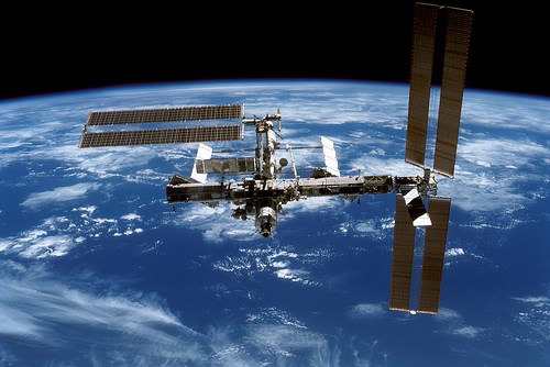 Quan hệ tình dục bị cấm trên trạm vũ trụ quốc tế ISS.