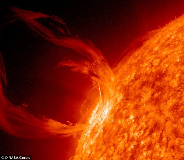Một đợt bùng nổ ở tầng thượng quyển của mặt trời. Ảnh: NASA
