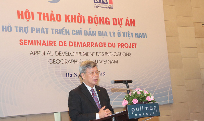 Thứ trưởng Bộ kH&CN nhấn mạnh Việt Nam có lợi thế về điều kiện tự nhiên, đa dạng văn hóa, cộng đồng trong sản xuất nông nghiệp để phát triển chỉ dẫn địa ở Việt Nam.