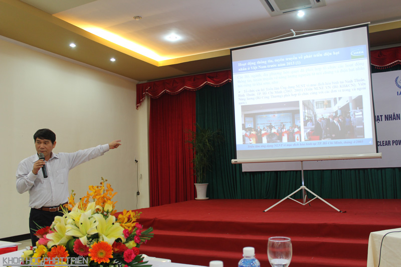 TS Hoàng Anh Tuấn - Cục trưởng Cục Năng lượng nguyên tử - trình bày tại hội thảo.Ảnh: Hải Vân