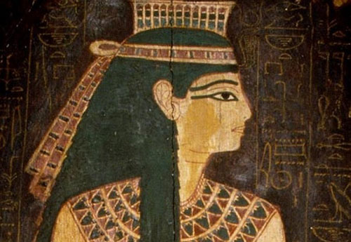 Phụ nữ Ai Cập thích kẻ mắt bằng than đen.