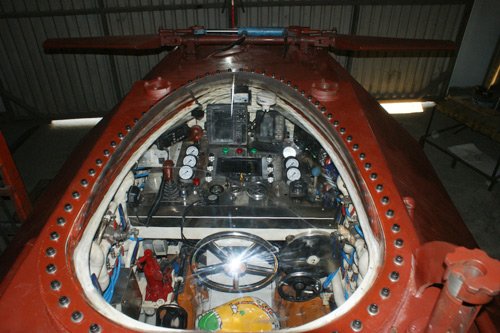 Các thiết bị lắp đặt ở bên trong tàu ngầm Hoàng Sa