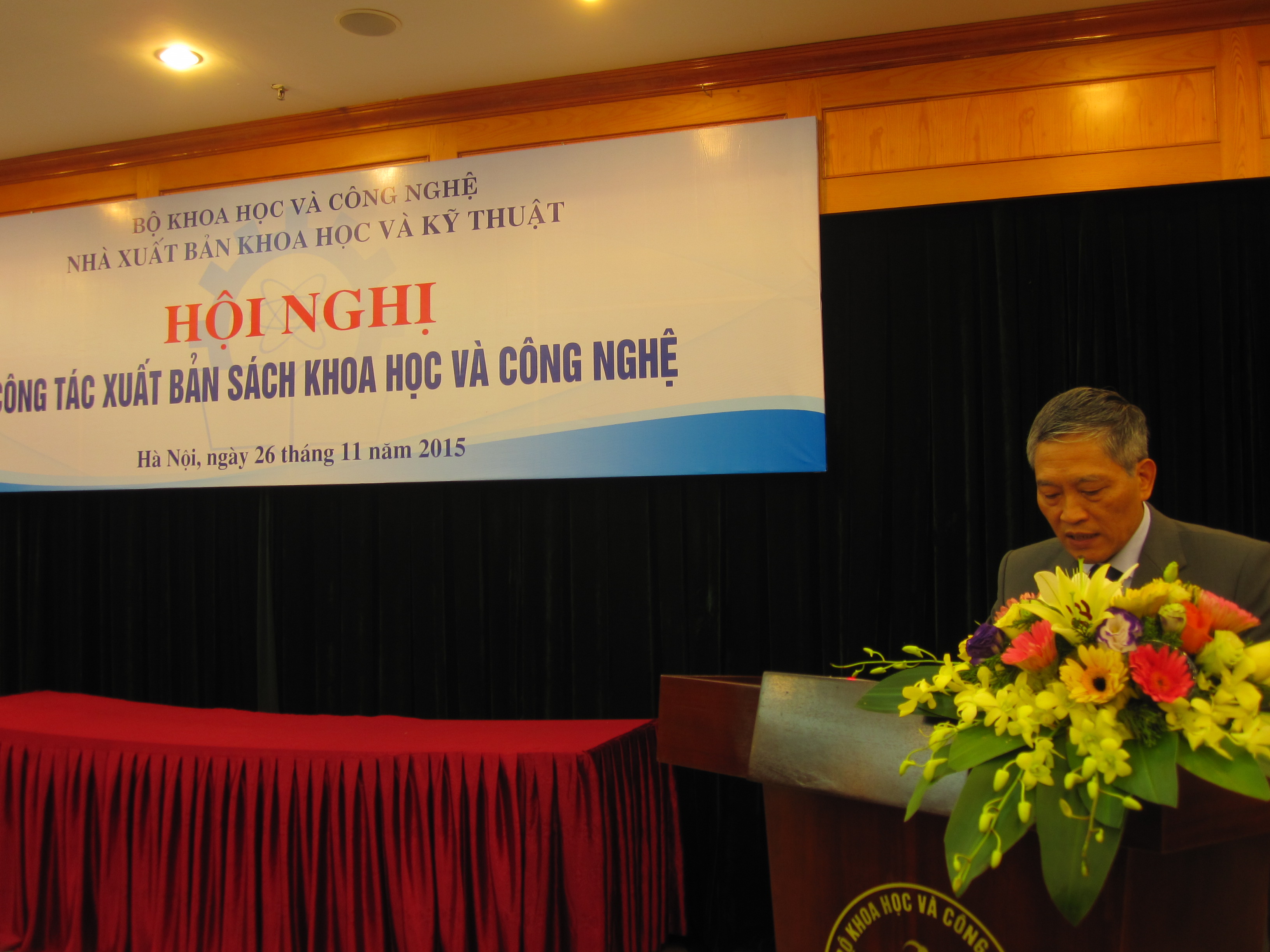 Ông Trần Văn Tùng, Thứ trưởng Bộ Khoa học và Công nghệ phát biểu khai mạc Hội nghị.