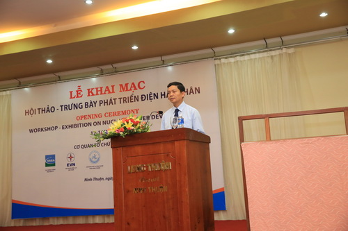 Phó Chủ tịch UBND tỉnh Bùi Nhật Quang phát biểu tại Lễ khai mạc Hội thảo - Trưng bày về phát triển điện hạt nhân