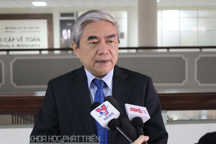 Bộ trưởng Bộ Khoa học và Công nghệ Nguyễn Quân đánh giá cao kết quả nghiên cứu của đề tài