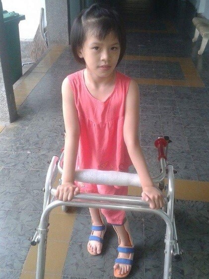 Nguyễn Lê Nhật Lam (8 tuổi, ở Tây Ninh) một trong những em bé đã hồi phục kỳ diệu sau khi được ghép tế bào gốc.