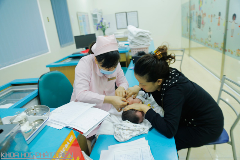 Nhờ tiêm chủng, 6,7 triệu trẻ em Việt Nam đã được bảo vệ khỏi 5 bệnh truyền nhiễm có thể dự phòng bằng vắcxin. Ảnh: Loan Lê