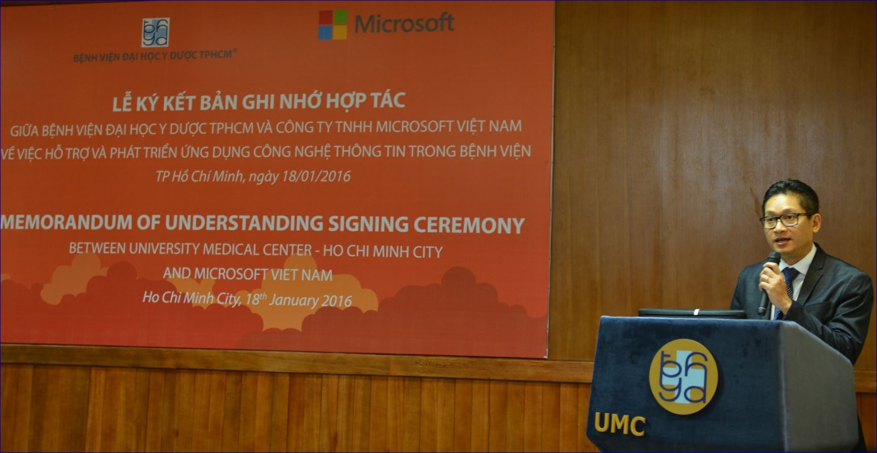 Ông Vũ Minh Trí, Tổng Giám đốc Microsoft Việt Nam phát biểu tại buổi ký kết.