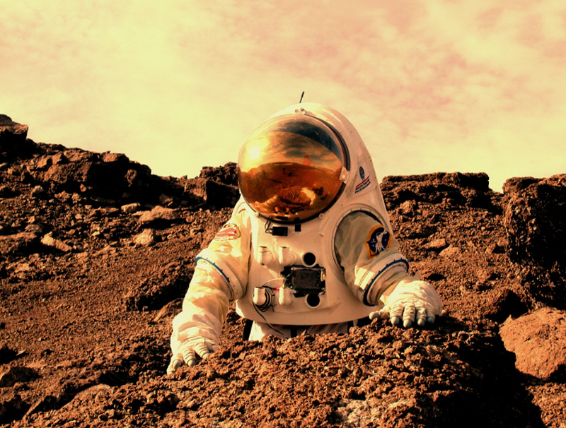Dự án chinh phục sao Hỏa của NASA cũng bị cho là không thực tế. Ảnh: Astronaut