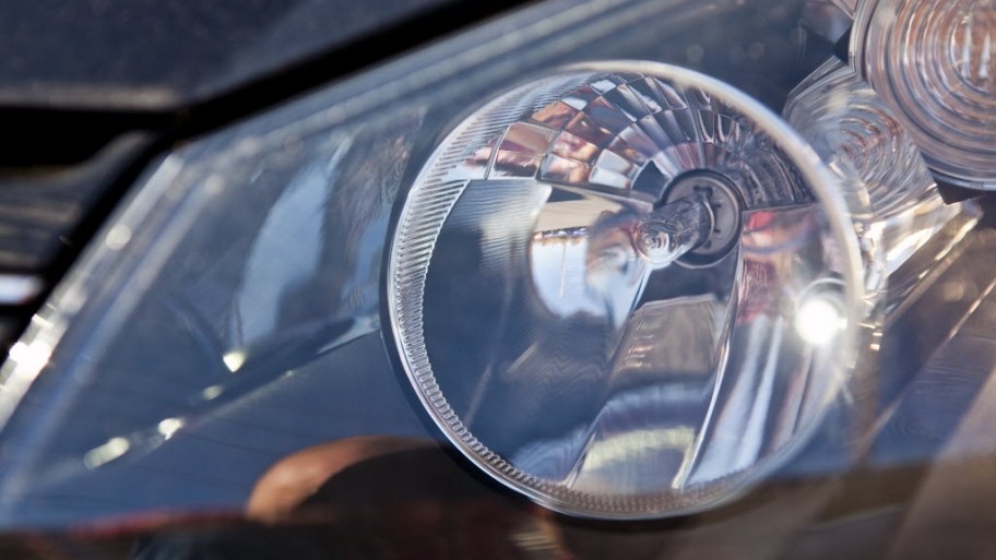 Đèn pha halogen vẫn chiếm ưu thế trên các mẫu xe ô tô