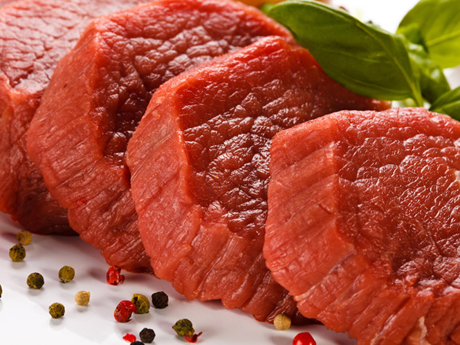 Thịt đỏ nên hạn chế ăn nhiều vì nó có thể gây táo bón - Ảnh: Shutterstock