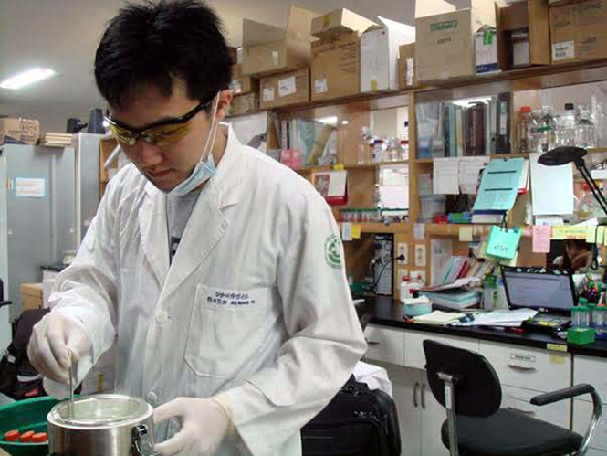 Tiến sĩ Nguyễn Hồng Vũ 