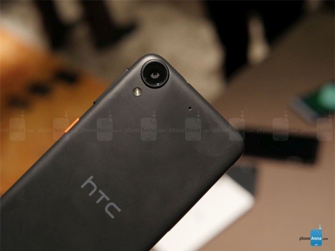 Ảnh bộ đôi smartphone giá rẻ màn hình 5 inch của HTC