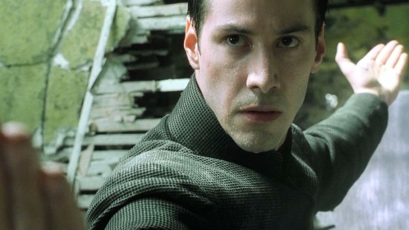 Tương lai con người có thể tải trực tiếp tri thức vào não như nhân vật Neo trong bộ phim viễn tưởng The Matrix. Ảnh: Gizmodo.com