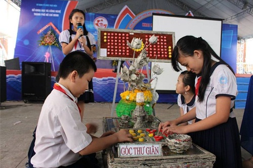 Sản phẩm “Góc thư giãn” của một nhóm bạn nhỏ trường tiểu học Bình Trị 1 (Q. Bình Tân) tham dự cuộc thi Sáng tạo thanh thiếu nhi TP.HCM năm 2015. Ảnh: TST cung cấp
