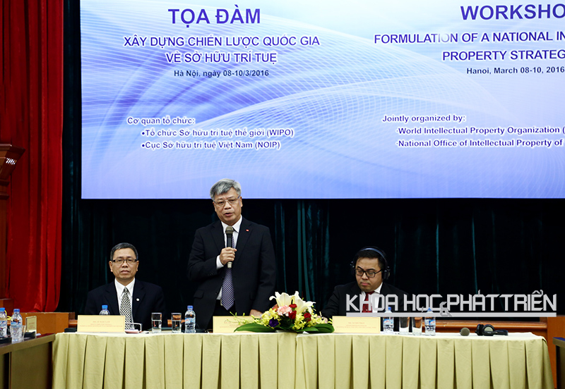 Thứ trưởng Bộ Khoa học và Công nghệ Trần Việt Thanh phát biểu tại buổi tọa đàm xây dựng chiến lược quốc gia về SHTT. Ảnh: Loan Lê