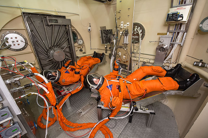 Các nhà du hành vũ trụ sẽ tránh được chuyến đi dài nhàm chán nhờ phương pháp ngủ sâu? Ảnh: NASA