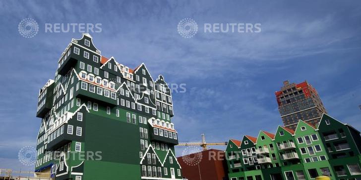 Khách sạn Zaan Inn, Hà Lan thiết kế với hơn 70 cửa sổ được sắp xếp ngẫu nhiên. Đây được coi là địa điểm lý tưởng để tổ chức những cuộc họp, hội nghị hay chỉ đơn giản là nơi nghỉ ngơi, thư giãn. Ảnh: Reuters