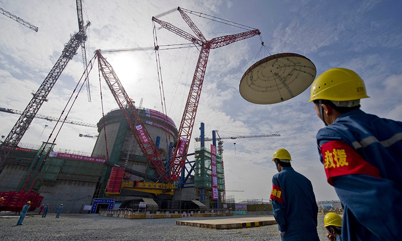 Nhà máy điện hạt nhân Trường Giang đang trong quá trình xây dựng ở tỉnh Hải Nam, Trung Quốc. Ảnh: Guardian