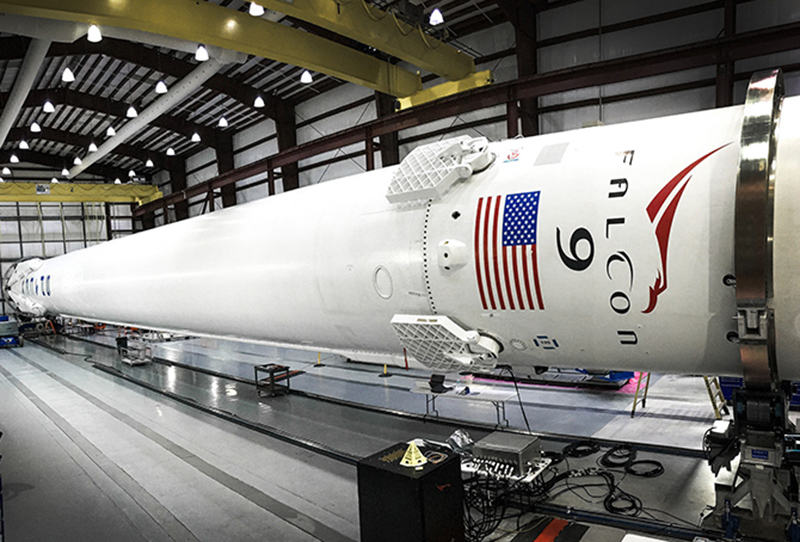  Falcon 9 - tên lửa được tỷ phú Elon Musk kỳ vọng sẽ đưa con người lên sao Hỏa.  Ảnh: Digitaltrends