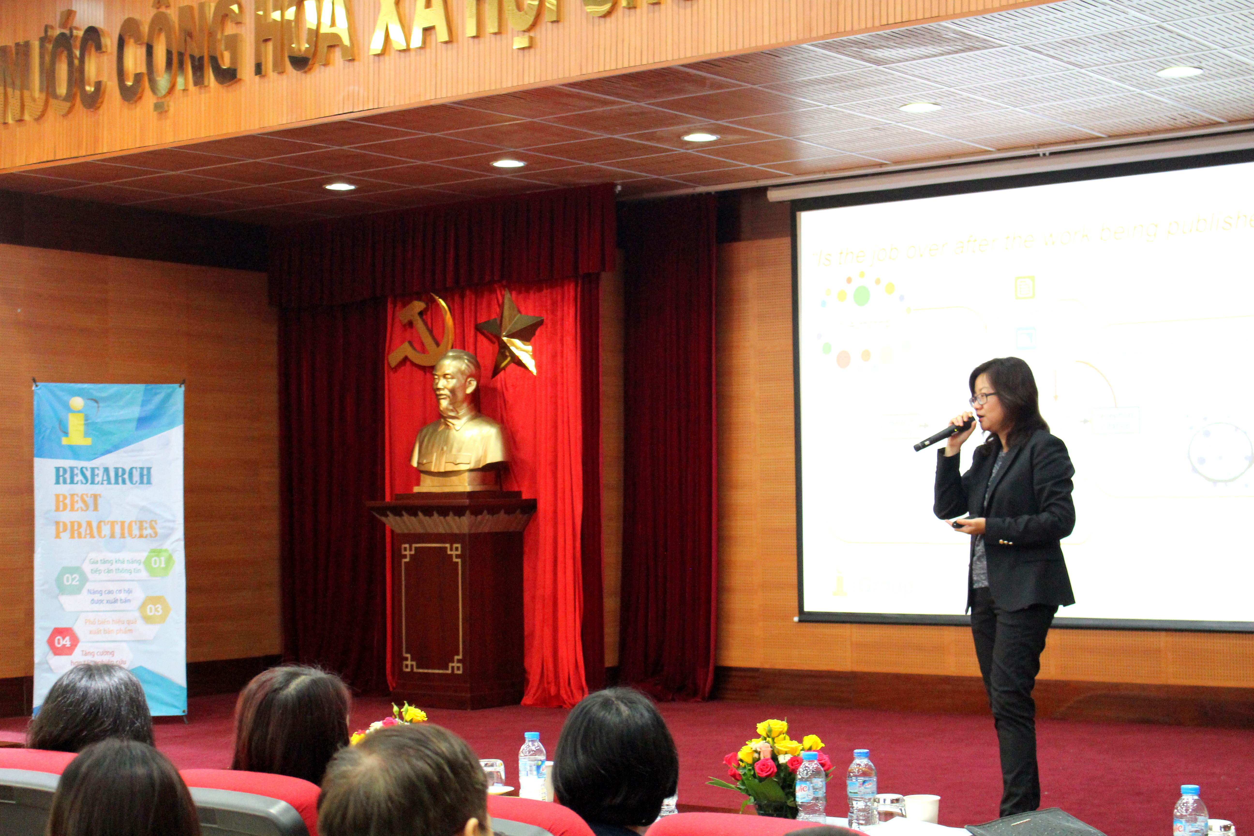 Diễn giả  Jennifer Yong - Chuyên gia tư vấn giải pháp của iGroup Asia Pacific