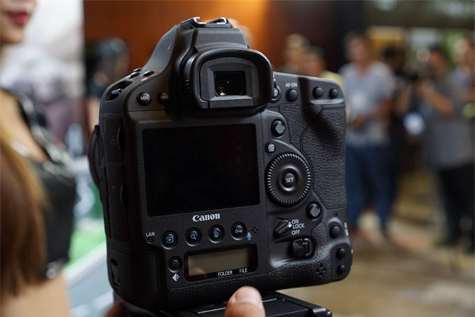 Canon 1D X Mark II ra mắt thị trường Việt giá từ 129 triệu  - ảnh 4