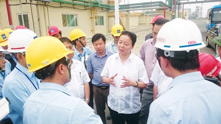 Bộ trưởng TN&MT Trần Hồng Hà chỉ đạo công tác phối hợp xử lý hệ thống xả thải của Formosa Hà Tĩnh.