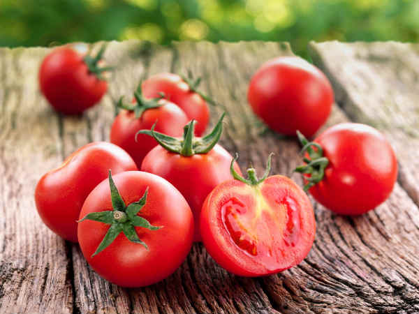 Ăn cà chua sống trong 3-4 ngày cũng có thể giúp bạn giảm cảm giác đau đớn do nhiệt miệng.