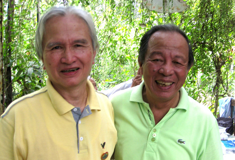 GS Trần Xuân Hoài (trái). Ảnh: INT