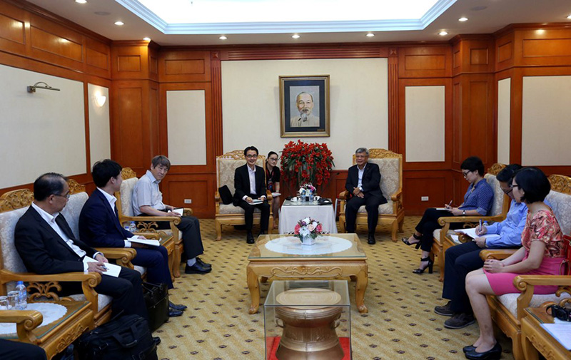 Thứ trưởng Trần Việt Thanh và Ngài Takafumi Ueda tại buổi tiếp