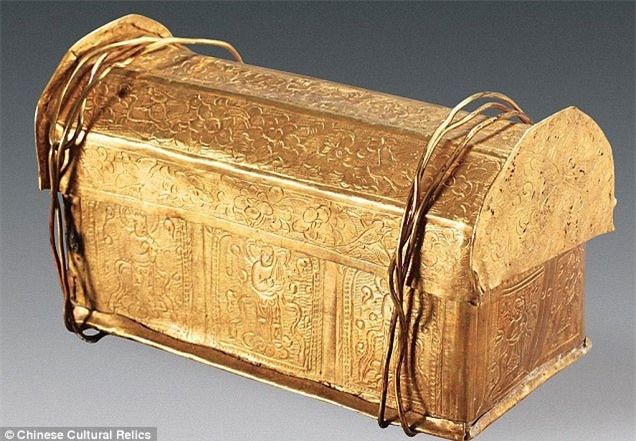 Chiếc rương vàng chứa hài cốt của Đức Phật được tìm thấy ở Trung Quốc.