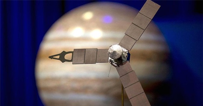 Ảnh mô phỏng quá trình tiếp cận của Juno vào bầu khí quyển sao Mộc. 