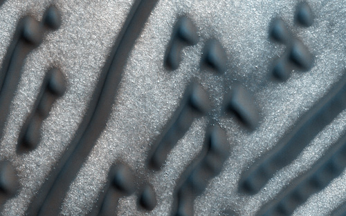 Những đoạn mã Morse bí ẩn trên bề mặt sao Hỏa. Ảnh: NASA/JPL/University of Arizona