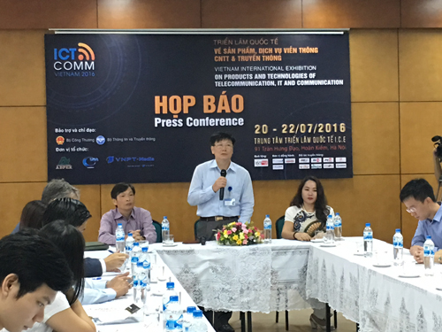 Đại diện ban tổ chức Vietnam ICT Comm 2016 trong buổi họp báo