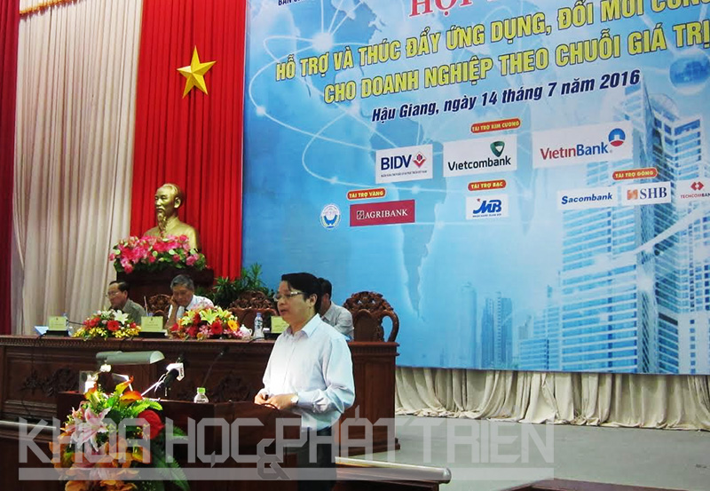 TS Tạ Việt Dũng - Cục trưởng Cục Ứng dụng và Phát triển công nghệ trình bày kết quả xây dựng bản đồ công nghệ Việt Nam. Ảnh: VH