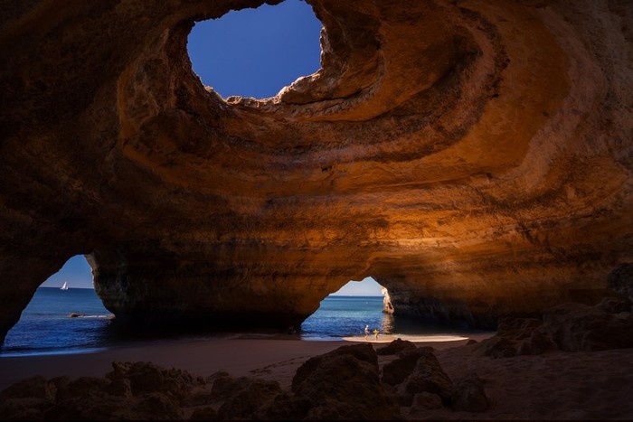 Hang Benagil ở Algarve, Bồ Đào Nha. Ảnh: AB photoworks
