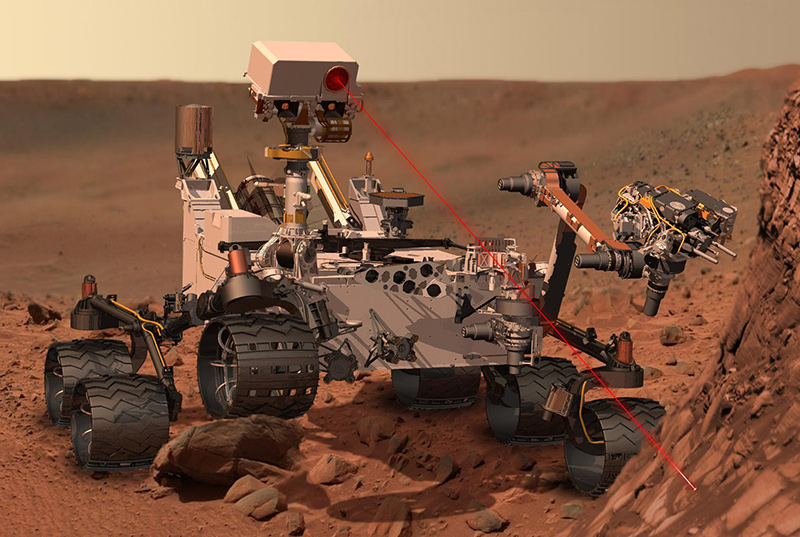 Curiosity Rover đang bắng laser vào khoáng vật trên sao Hỏa. Ảnh: Wikipedia