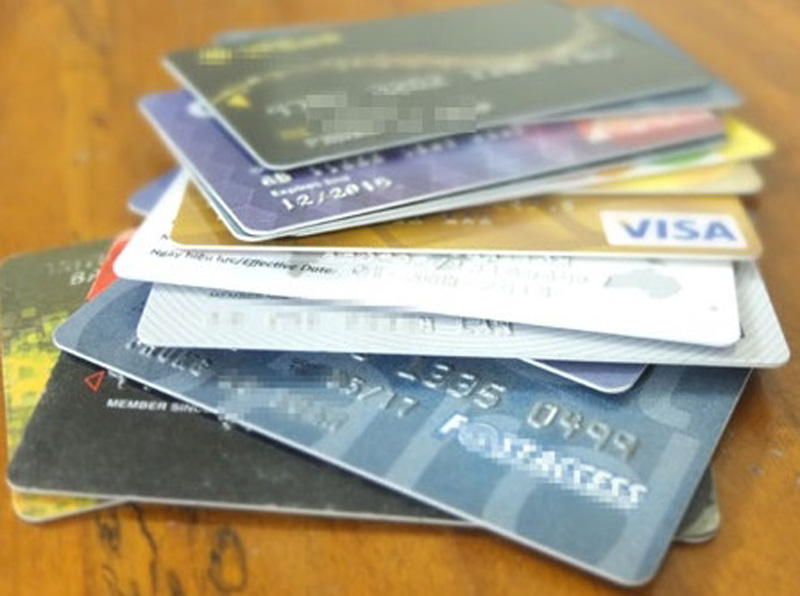 Nhiều ngân hàng khóa thẻ tín dụng sau vụ tin tặc tấn công sân bay tại Việt Nam