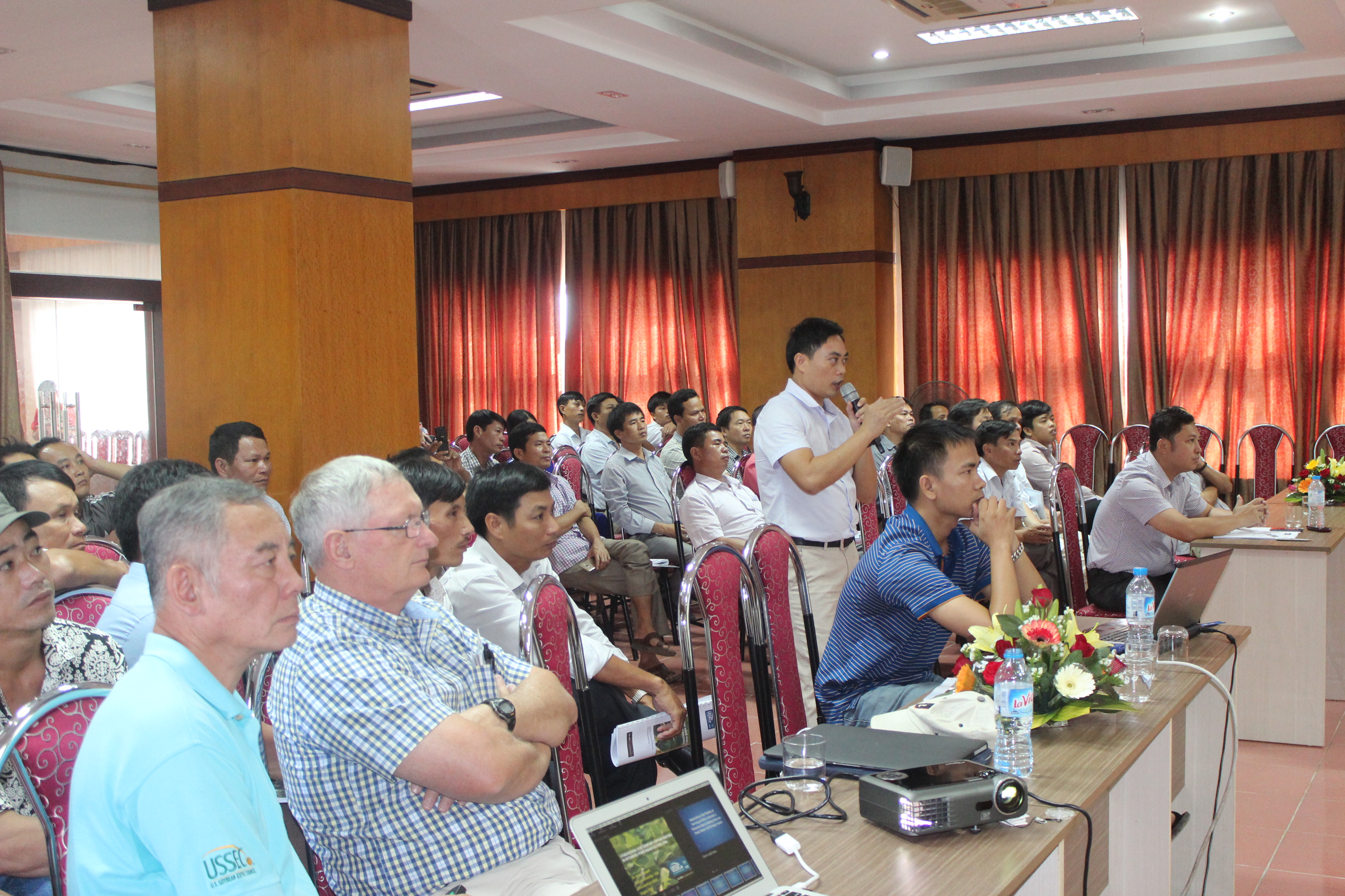 ThS Chu Chí Thiết - Phân viện trưởng Phân viện Nuôi trồng thủy sản BTB trình bày tại Hội thảo