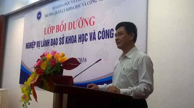 TS. Vũ Trường Sơn - Hiệu trưởng Trường Quản lý KH&CN phát biểu khai giảng.