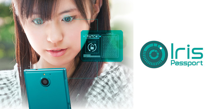 Fujitsu Arrows NX F-04G là điện thoại đầu tiên được trang bị tính năng bảo mật mống mắt. 
