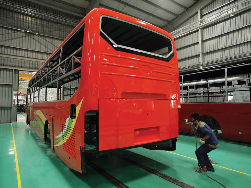 Thaco sử dụng công nghệ của Hàn Quốc, sản xuất xe buýt có tiêu chuẩn khí thải Euro 5, hướng tới xuất khẩu sang khu vực ASEAN. Ảnh: Đức Thanh