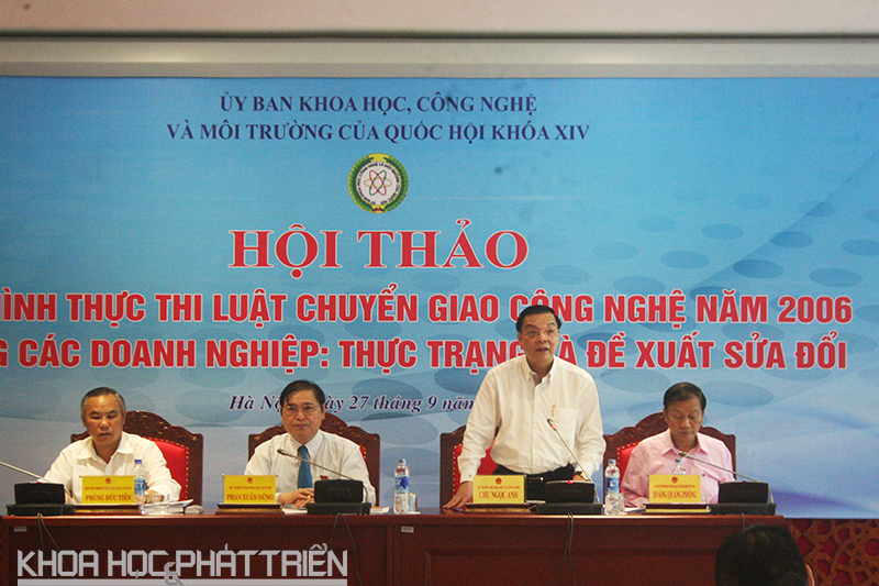 Bộ trưởng Bộ KH&CN Chu Ngọc Anh phát biểu tại hội thảo.